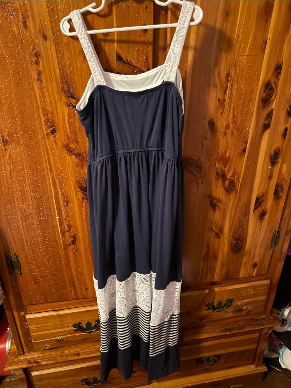 PRE-OWNED Navy Maxi Sundress with White Lace Accents Girl Size 10! - Picture 4 of 4